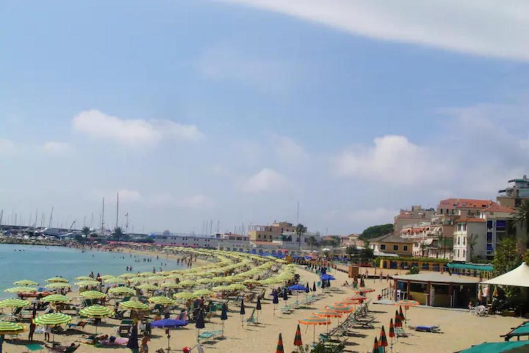 Giardino In Citta; Centralissimo Σαν Ρέμο Εξωτερικό φωτογραφία